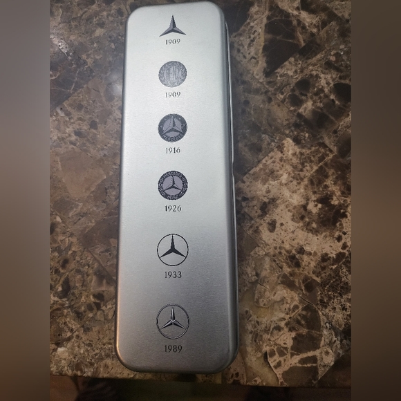 New Mercedes Benz lapel pin set - Picture 4 of 4